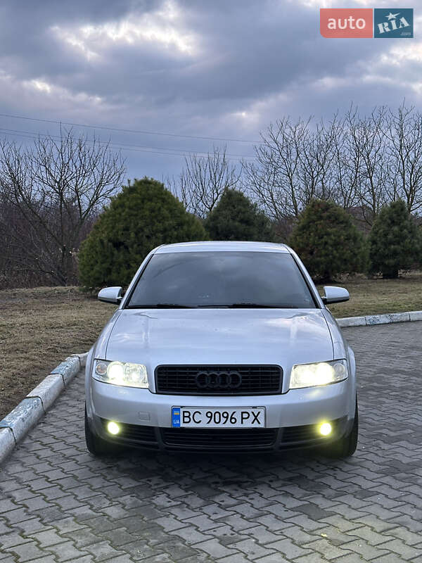 Седан Audi A4 2002 в Жовкве