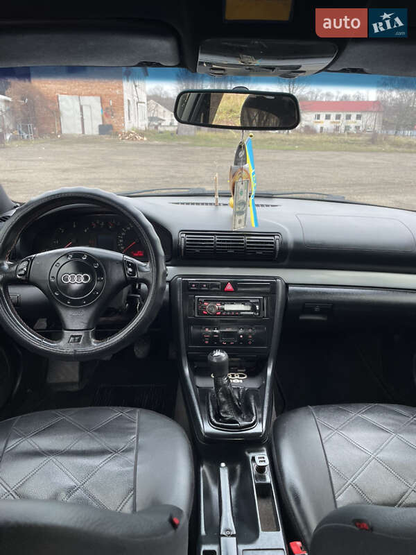 Седан Audi A4 1999 в Глыбокой