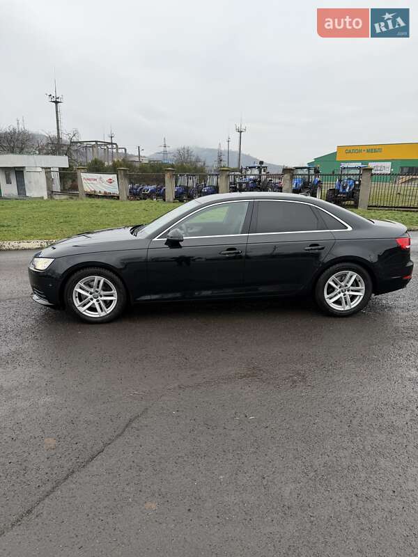 Седан Audi A4 2016 в Мукачево