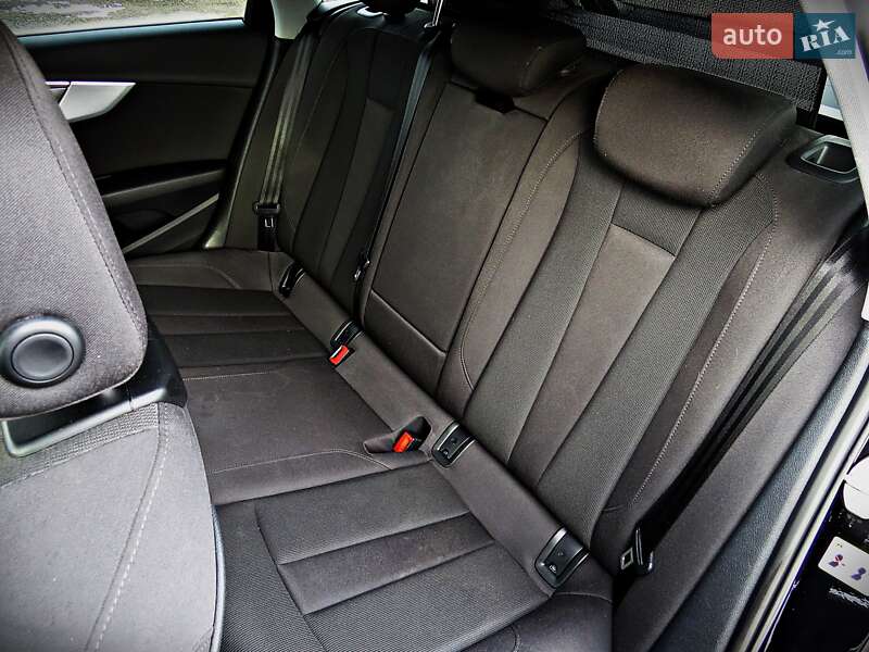 Универсал Audi A4 2018 в Черкассах