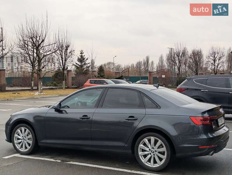 Седан Audi A4 2017 в Киеве