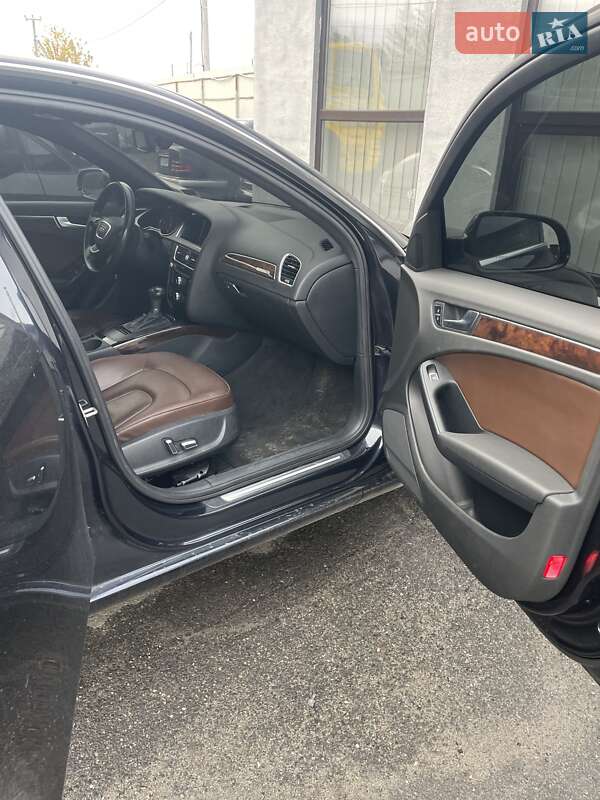 Седан Audi A4 2013 в Киеве