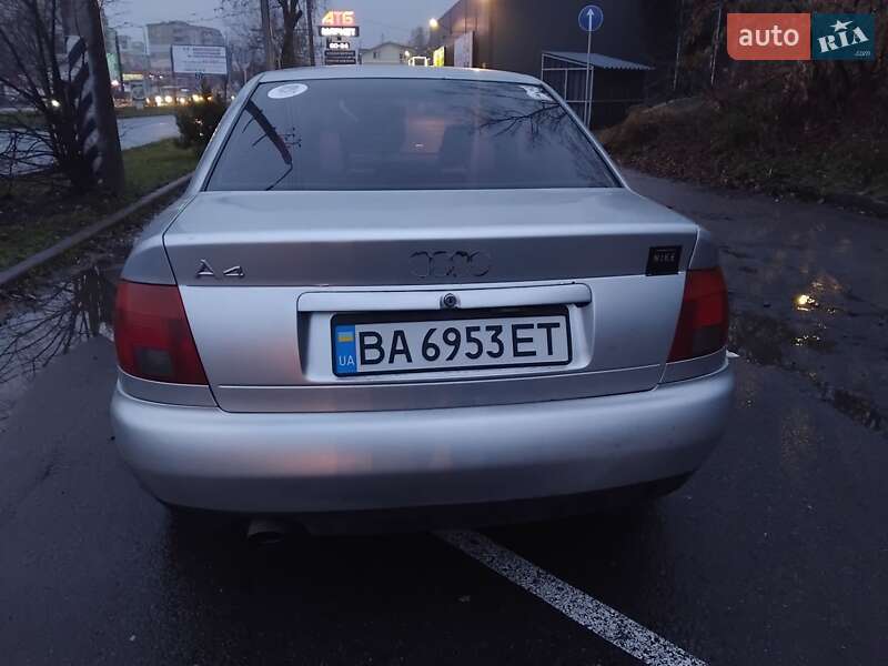 Седан Audi A4 1997 в Полтаве