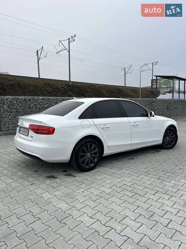 Седан Audi A4 2012 в Ирпене