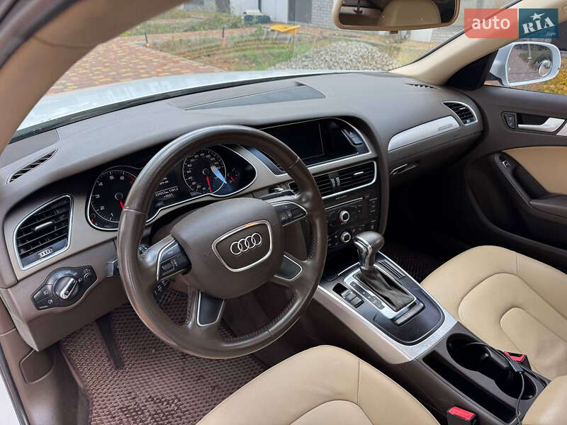 Седан Audi A4 2012 в Ирпене
