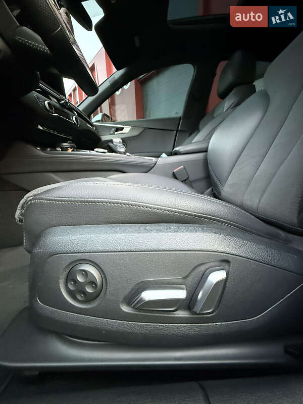 Седан Audi A4 2017 в Львове