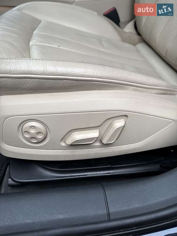 Седан Audi A4 2018 в Киеве