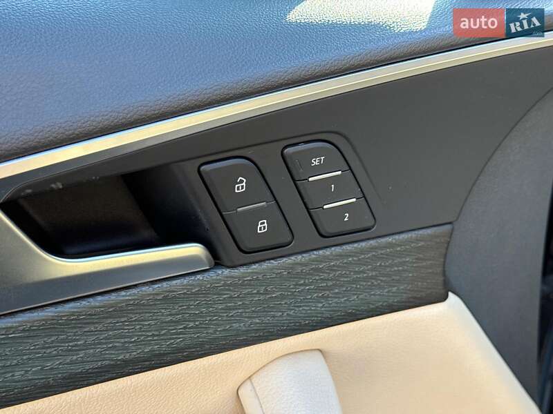 Седан Audi A4 2018 в Виннице