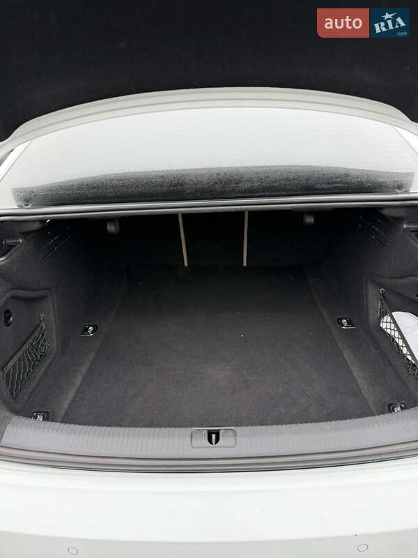 Седан Audi A4 2016 в Каменец-Подольском