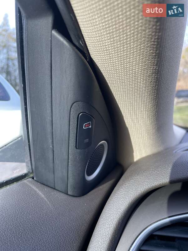 Седан Audi A4 2014 в Львове