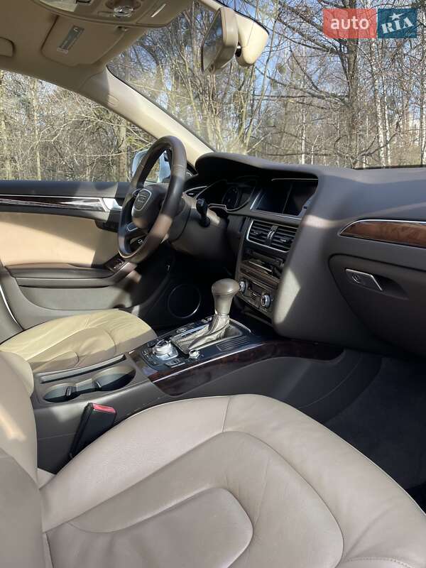 Седан Audi A4 2014 в Львове