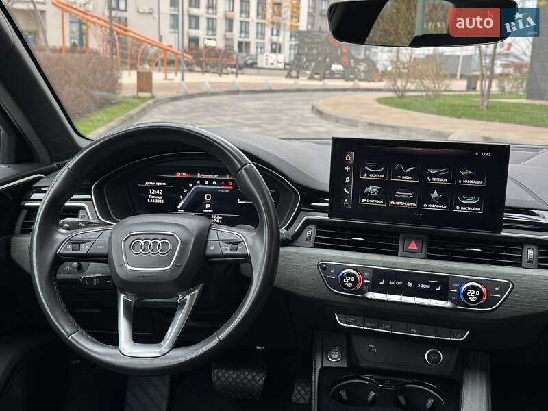 Седан Audi A4 2022 в Киеве