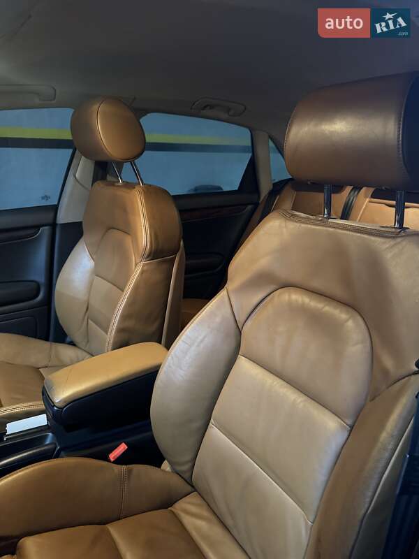 Седан Audi A4 2006 в Днепре