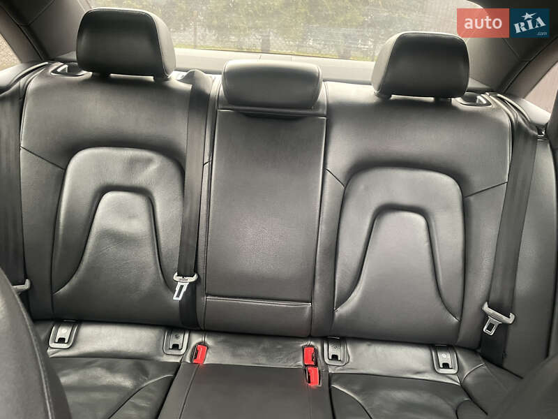 Седан Audi A4 2014 в Луцке