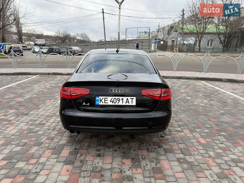 Седан Audi A4 2014 в Днепре