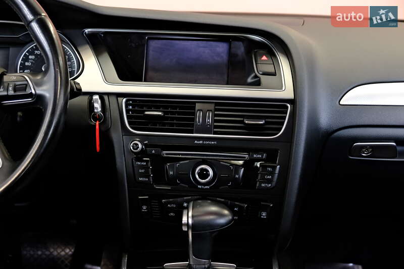 Седан Audi A4 2014 в Одесі