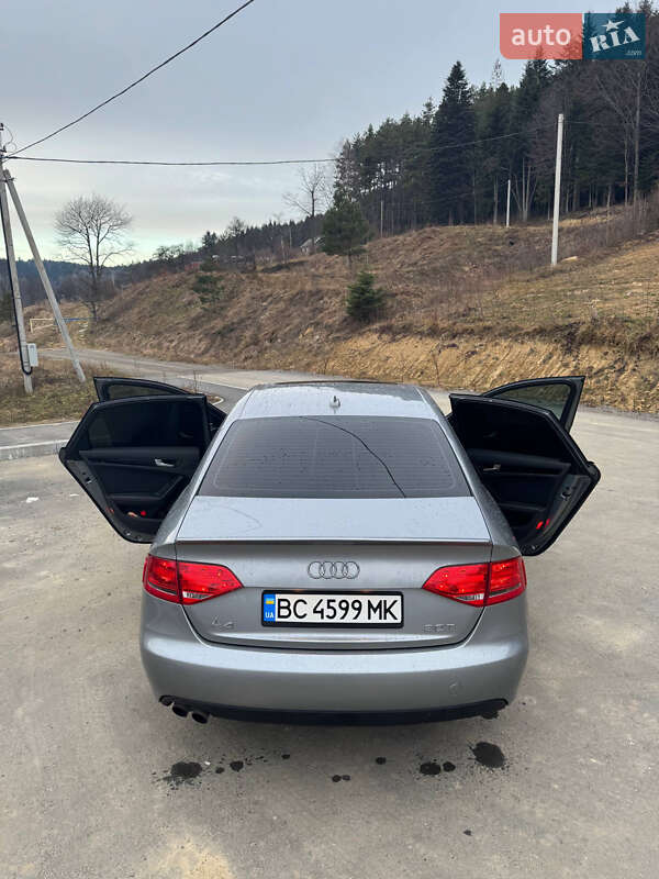 Седан Audi A4 2009 в Сходнице