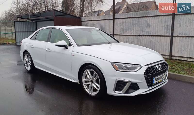 Седан Audi A4 2022 в Ужгороде