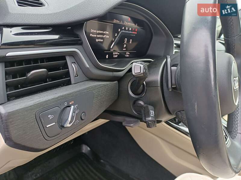 Седан Audi A4 2022 в Ужгороде