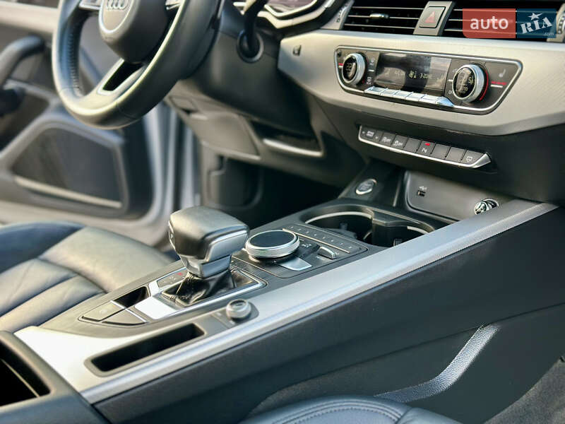 Седан Audi A4 2018 в Киеве