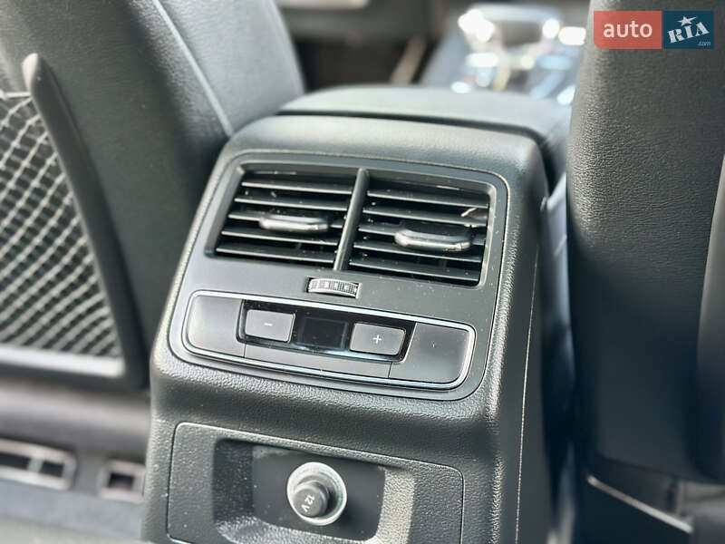 Седан Audi A4 2018 в Киеве