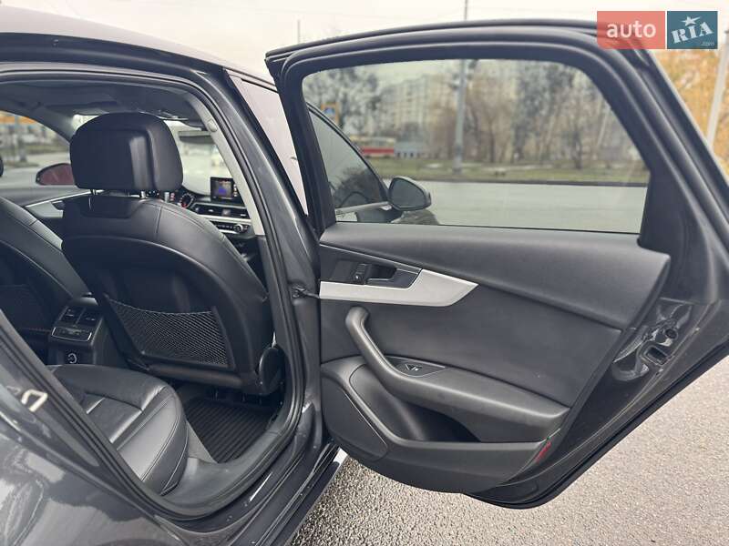 Седан Audi A4 2018 в Харькове