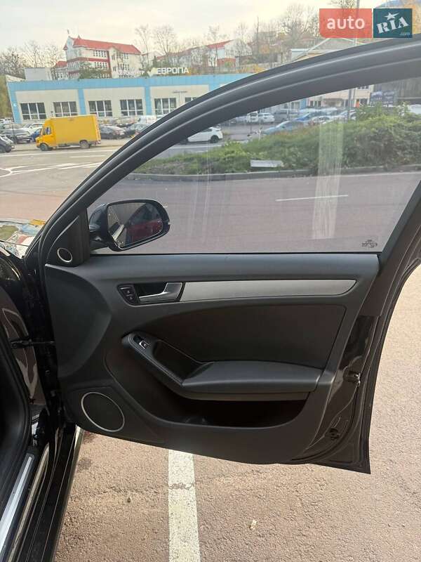 Седан Audi A4 2015 в Киеве