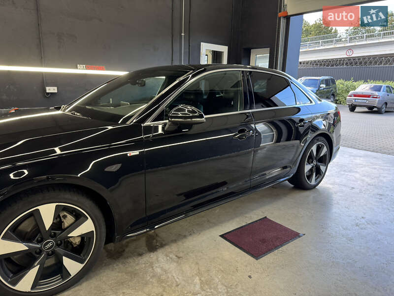 Седан Audi A4 2016 в Киеве
