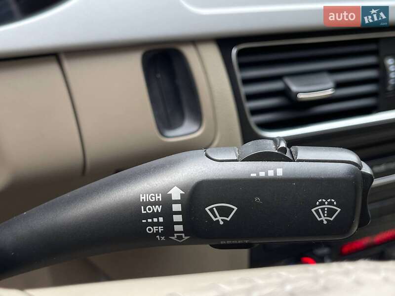 Седан Audi A4 2011 в Николаеве