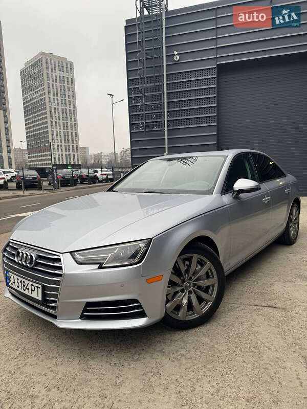 Седан Audi A4 2016 в Киеве