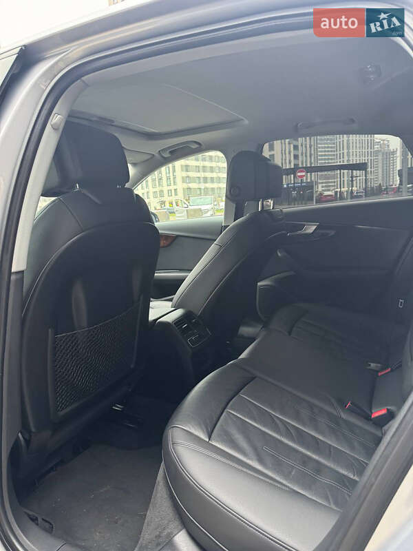 Седан Audi A4 2016 в Киеве