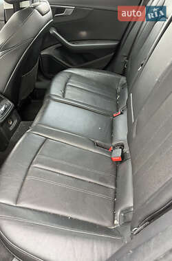 Седан Audi A4 2016 в Львове