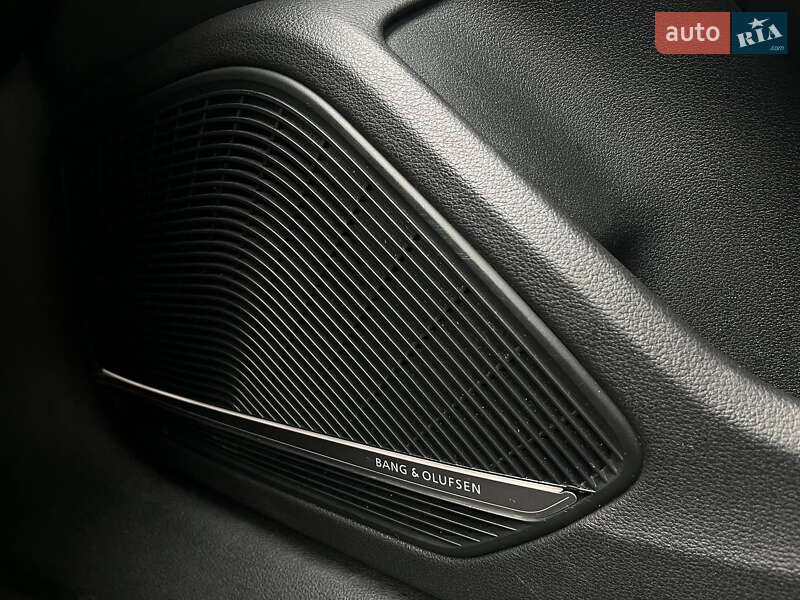 Седан Audi A4 2016 в Ужгороді
