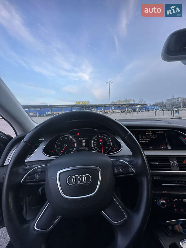 Седан Audi A4 2013 в Люботині