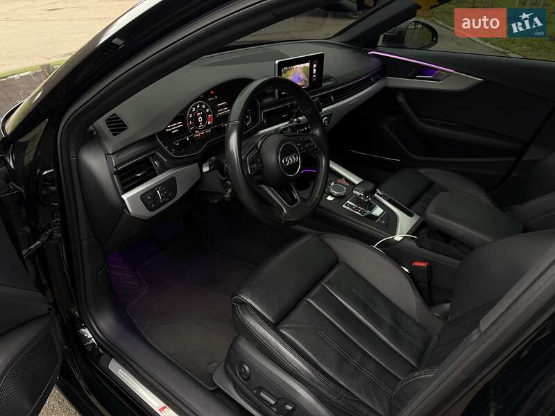 Седан Audi A4 2016 в Киеве
