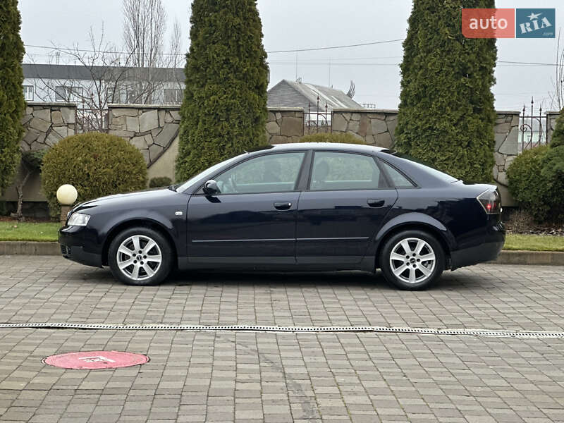 Седан Audi A4 2003 в Сарнах
