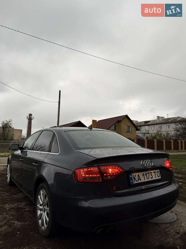 Седан Audi A4 2010 в Запорожье