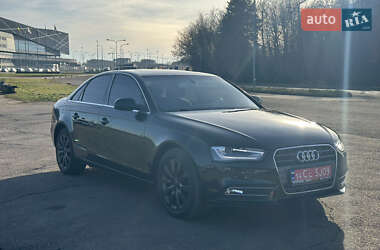 Седан Audi A4 2012 в Львове