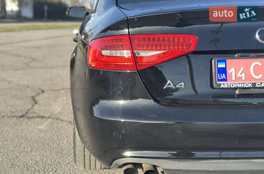 Седан Audi A4 2012 в Львове