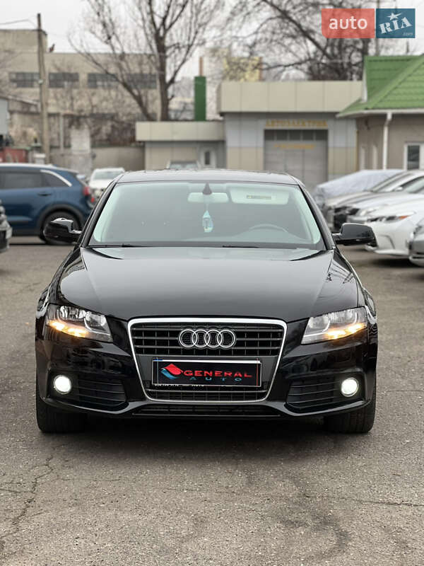 Седан Audi A4 2011 в Одессе