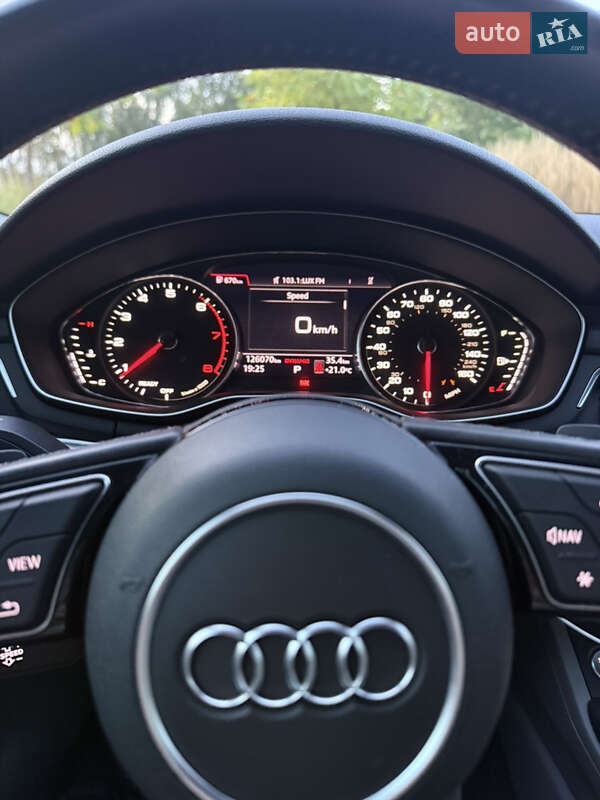 Седан Audi A4 2017 в Киеве