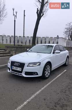Седан Audi A4 2011 в Ровно