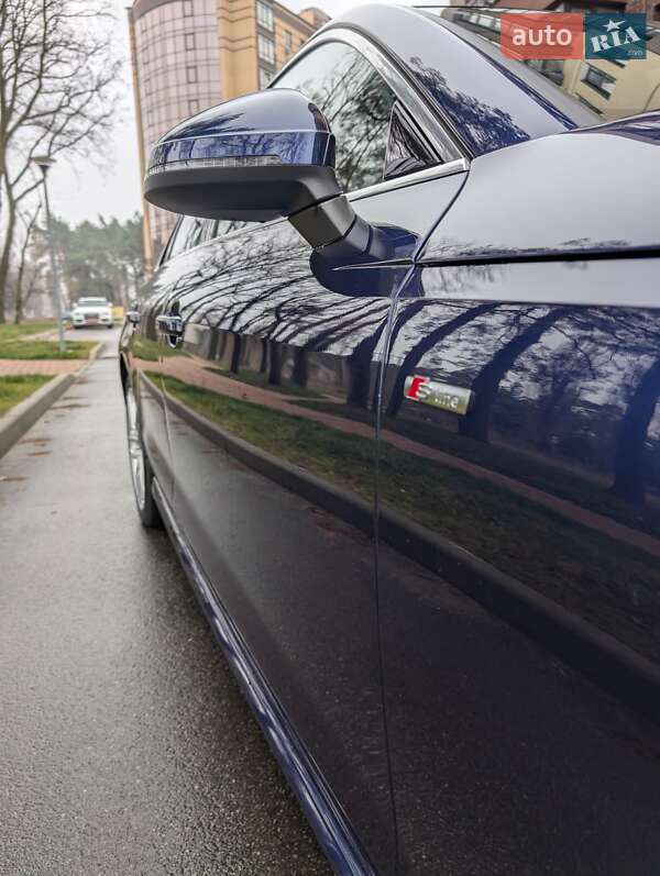 Седан Audi A4 2020 в Чернигове