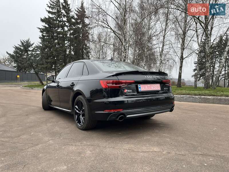 Седан Audi A4 2017 в Житомирі