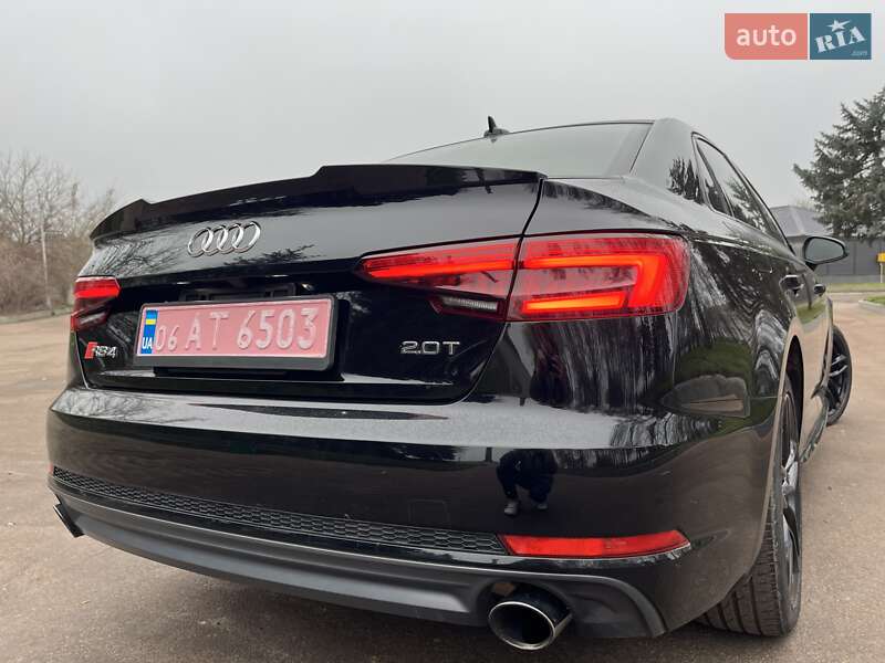 Седан Audi A4 2017 в Житомирі