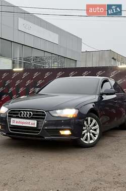Седан Audi A4 2012 в Сумах