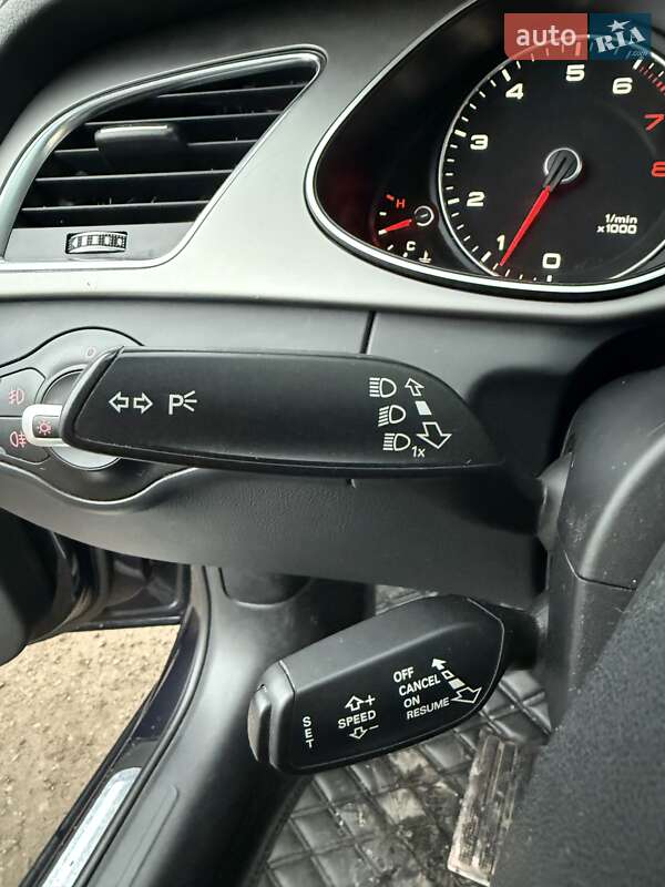 Седан Audi A4 2012 в Сумах