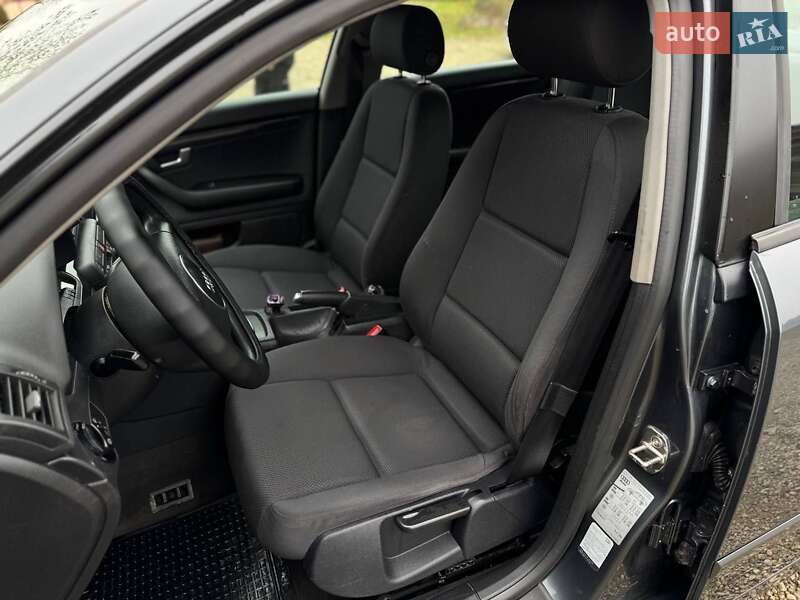 Седан Audi A4 2003 в Долине