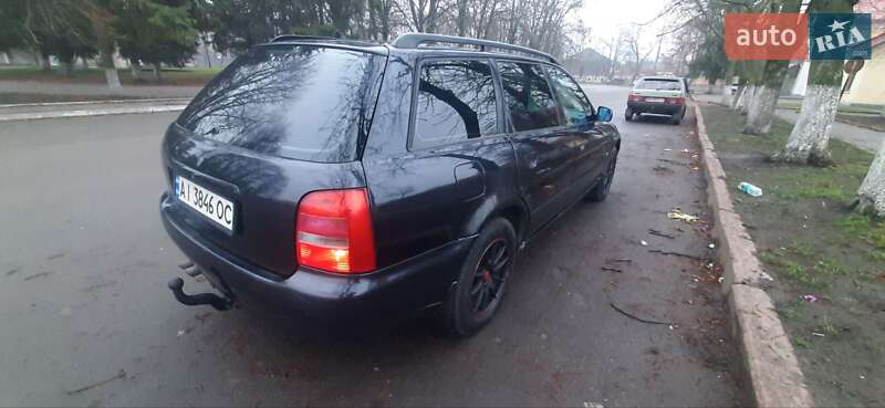 Универсал Audi A4 1997 в Ромнах