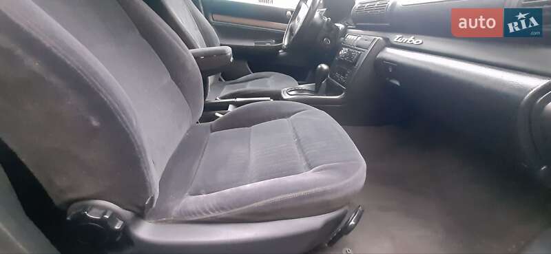 Универсал Audi A4 1997 в Ромнах